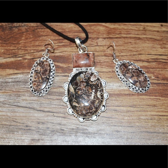 Turitella Agate & Jasper Pendant & Earrings Set - Picture 2 of 6
